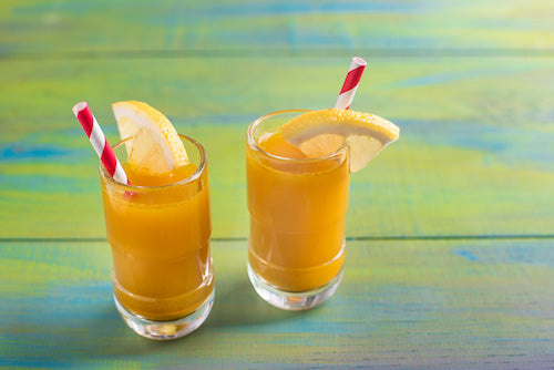3 Minute De-bloating Turmeric Lemonade