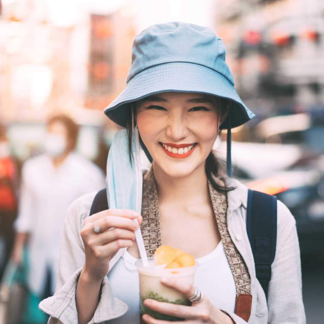 6 Simple Tips To Eat Healthy While Traveling