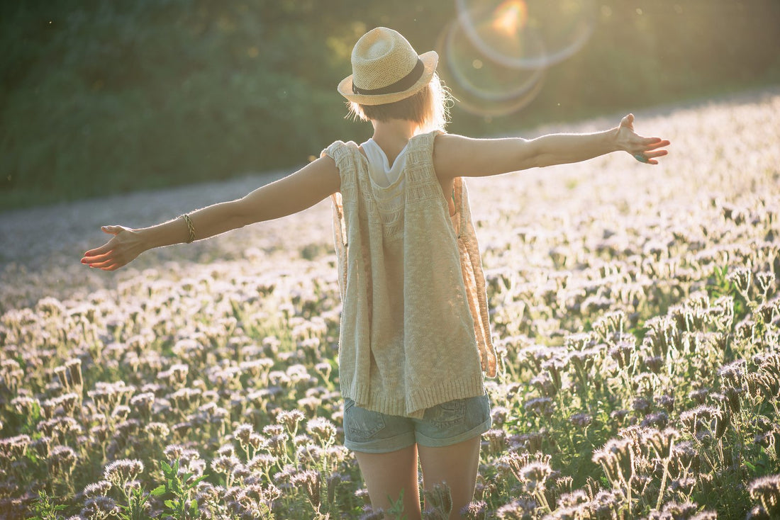 6 Easy Tips To Reduce Bloating This Summer!