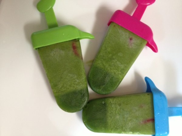 Glowing Green Popsicles with a Sweet Vanilla Twist - Great For Kids!