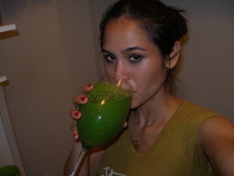 Picture of Kimberly drinking the smoothie