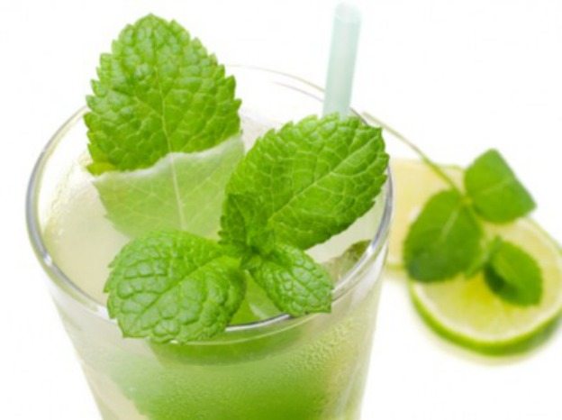 5 Delicious and Beautifying Summer Drink Recipes