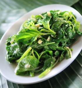 spinach garlic salad