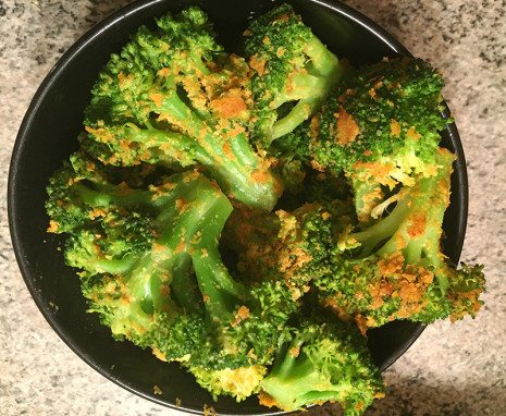 Vegan Cheesy Broccoli 