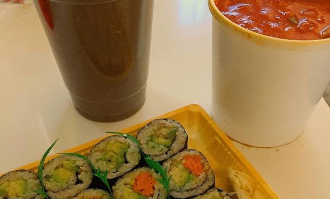 Last minute lunch date? Grab something healthy like some brown rice veg sushi and veggie soup. Who says you can't be healthy when eating out?! ;) 