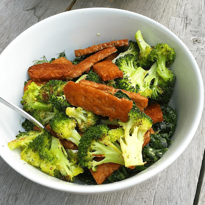 Picture of healhty bowl of veggies. 