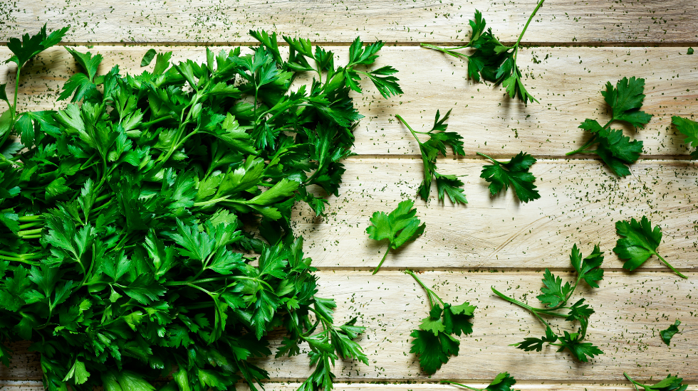 Parsley for excess water and bloating