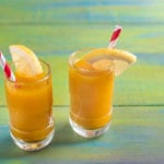 3 Minute De-bloating Turmeric Lemonade