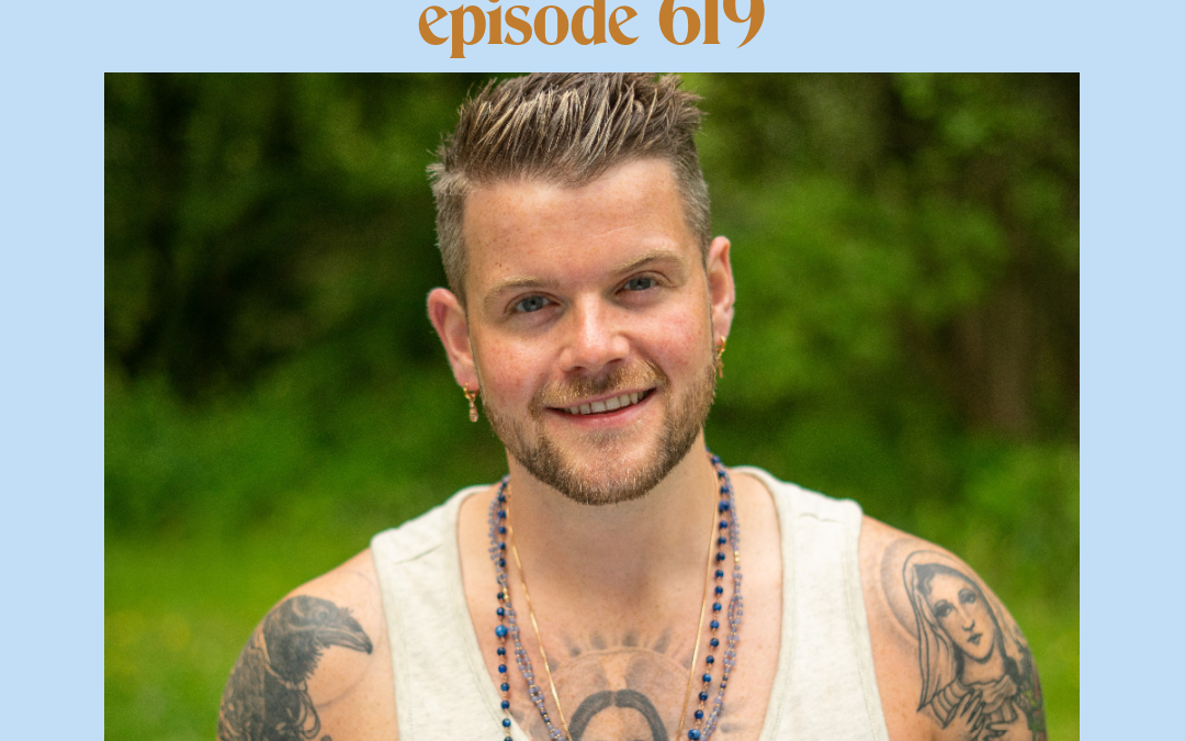 Kyle Gray [Podcast #619] Blog Graphic for How to Use Oracle Cards and Crystals for Healing with Kyle Gray on the Feel Good Podcast with Kimberly Snyder.