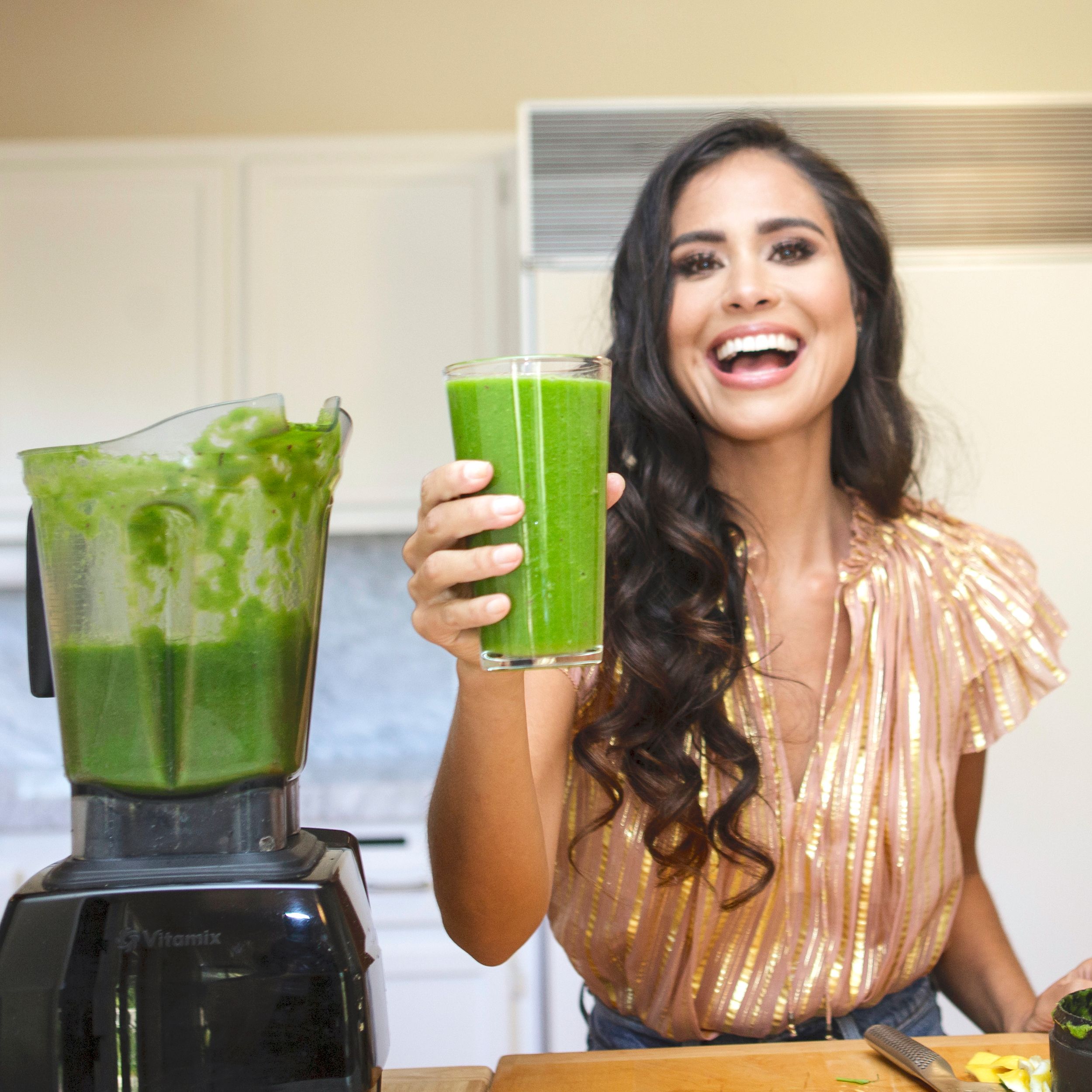 Glowing Green Smoothie | Solluna By Kimberly Snyder
